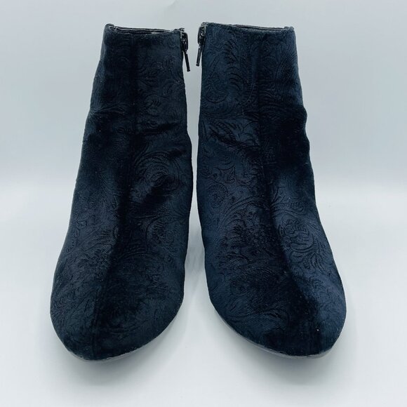 Unisa Shoes Womens Size 8 M Black Embossed Heels Ankle Booties Zip Velvet - Picture 4 of 12